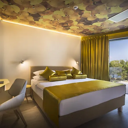 Hotel Vinotel Gospoja 4*